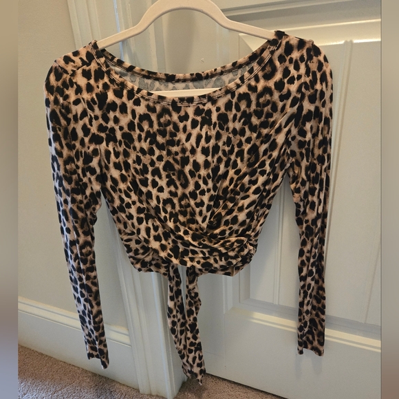 Victoria's Secret Tops - NWOT HEAVENLY BY VICTORIA SECRET LEOPARD 🐆 TIE BACK BLOUSE SIZE SMALL